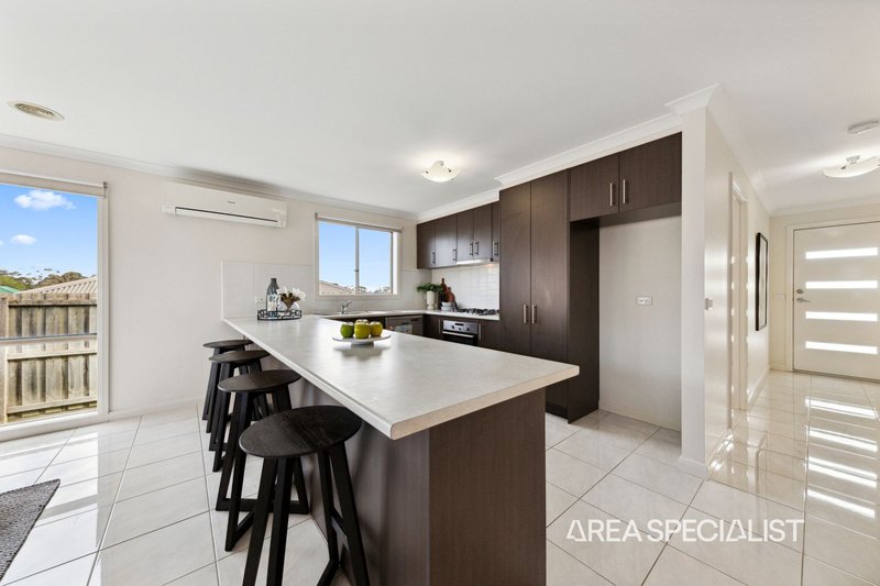 Photo - 4/53 Ebony Drive, Pakenham VIC 3810 - Image 7