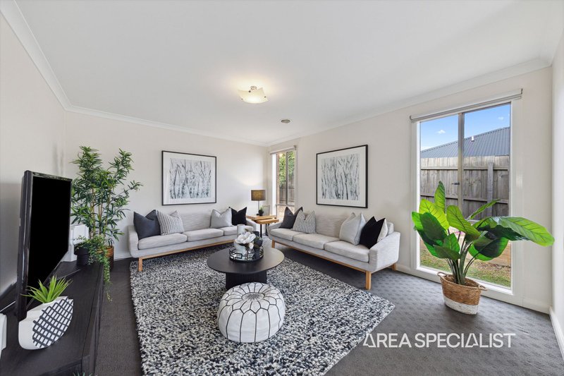 Photo - 4/53 Ebony Drive, Pakenham VIC 3810 - Image 11