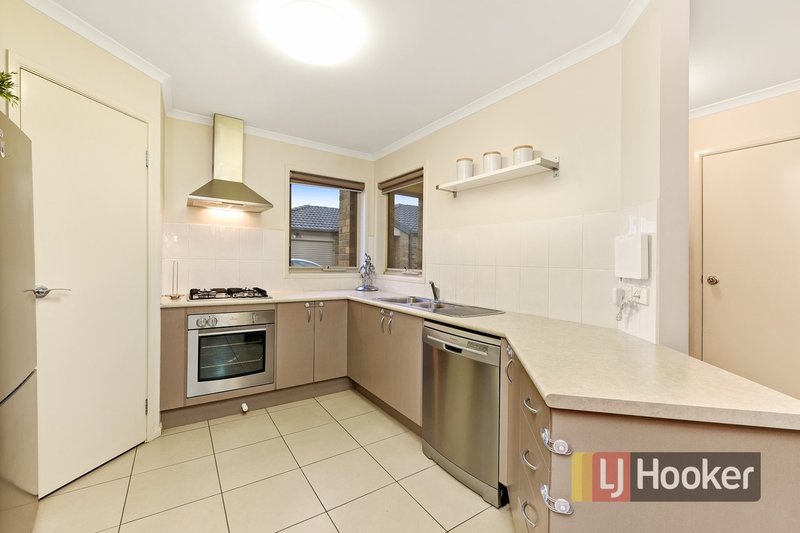 Photo - 4/54-58 Pommel Street, Pakenham VIC 3810 - Image 2