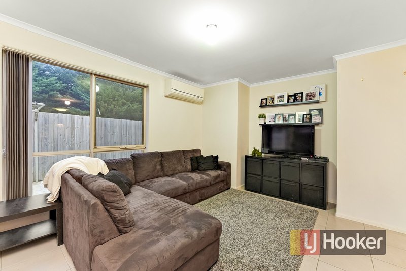 Photo - 4/54-58 Pommel Street, Pakenham VIC 3810 - Image 3