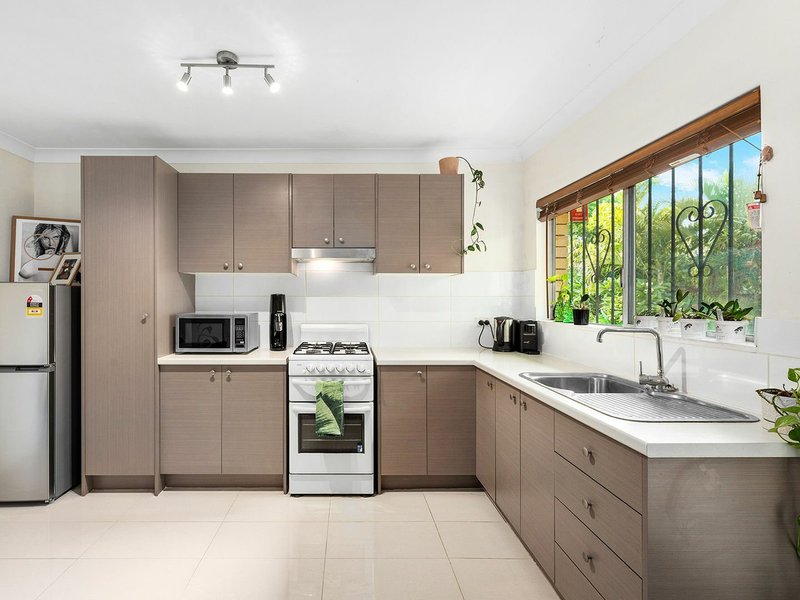 Photo - 4/54 Mansfield Street, Coorparoo QLD 4151 - Image 3