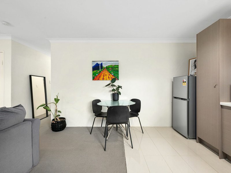 Photo - 4/54 Mansfield Street, Coorparoo QLD 4151 - Image 6