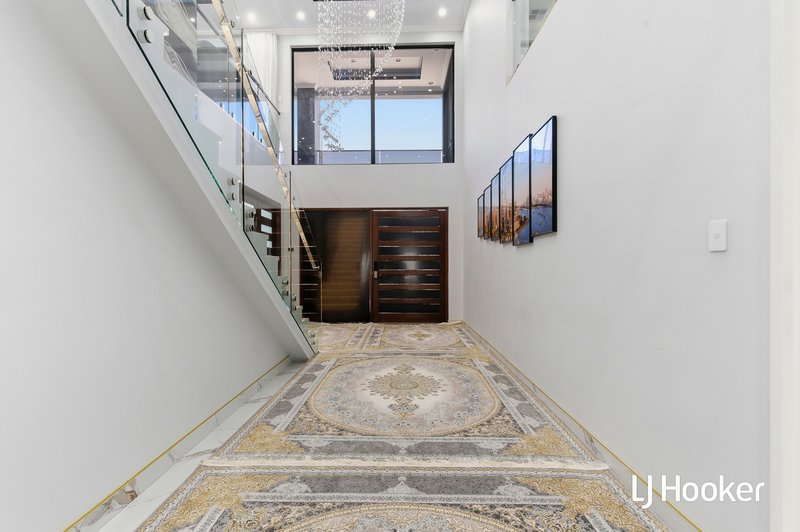 Photo - 454 Torwood Avenue, Treeby WA 6164 - Image 5