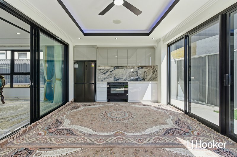 Photo - 454 Torwood Avenue, Treeby WA 6164 - Image 15
