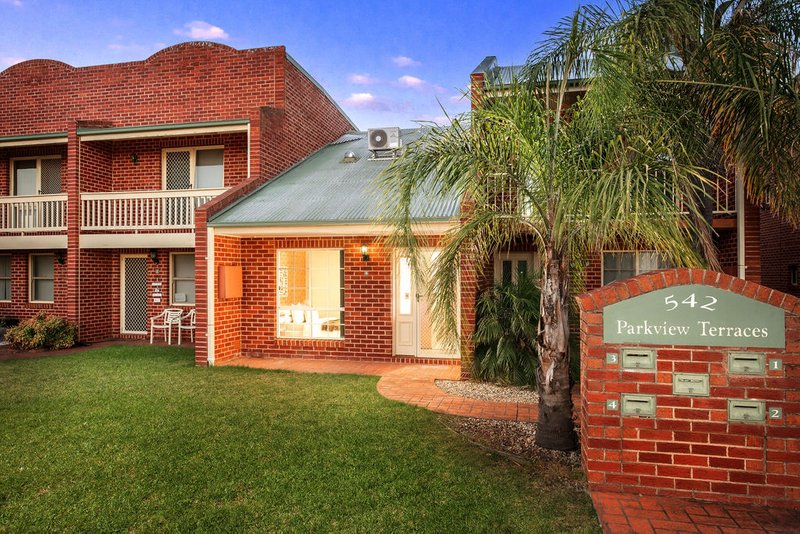 4/542 Kotthoff Street, Lavington NSW 2641