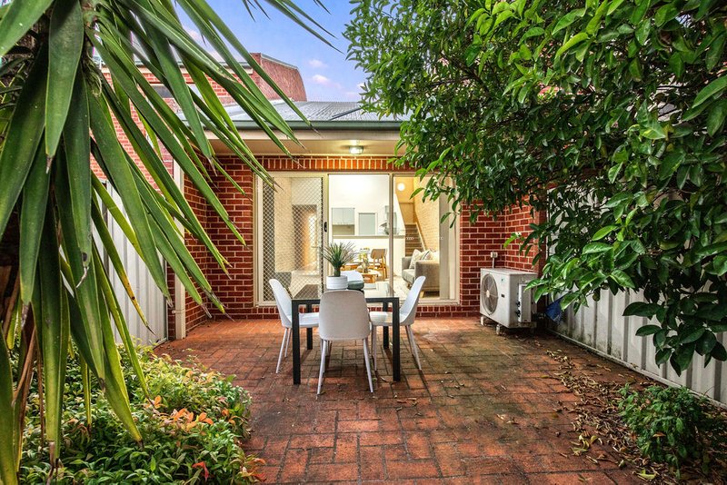 Photo - 4/542 Kotthoff Street, Lavington NSW 2641 - Image 11