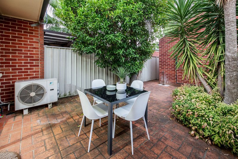 Photo - 4/542 Kotthoff Street, Lavington NSW 2641 - Image 12