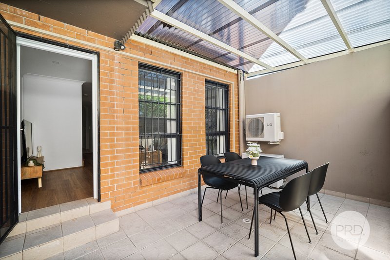 Photo - 4/55 Carrington Avenue, Hurstville NSW 2220 - Image 3