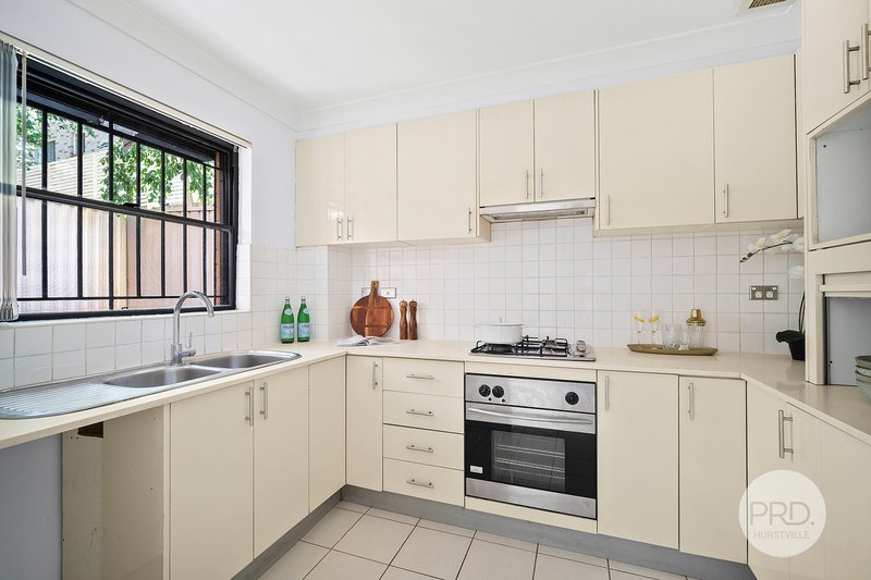 Photo - 4/55 Carrington Avenue, Hurstville NSW 2220 - Image 6