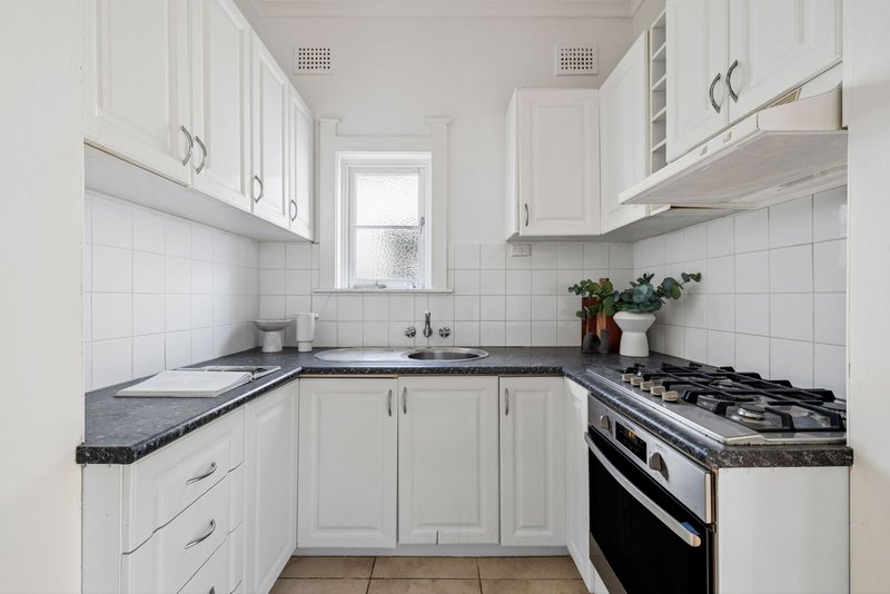 Photo - 4/55 Glenayr Avenue, North Bondi NSW 2026 - Image 5