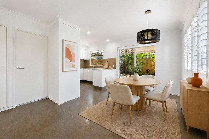 Photo - 4/55 Smallman Street, Bulimba QLD 4171 - Image 1