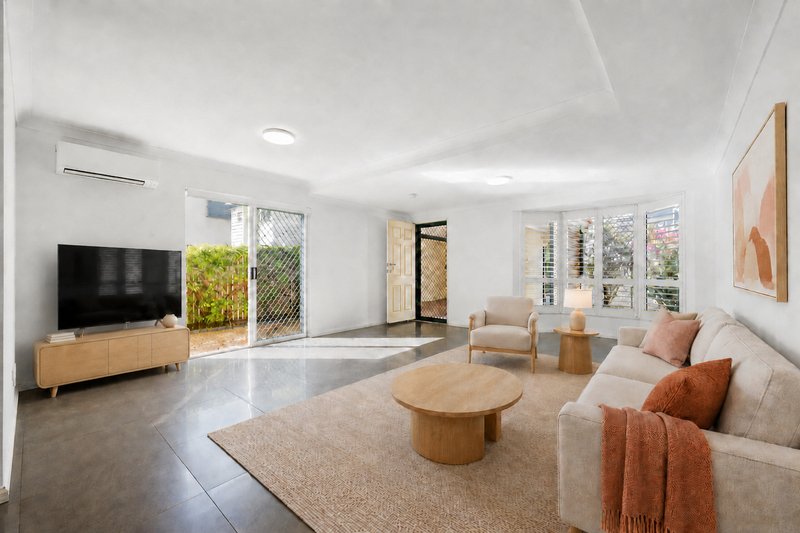 Photo - 4/55 Smallman Street, Bulimba QLD 4171 - Image 3