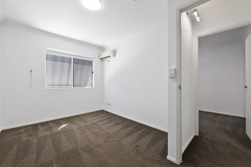 Photo - 4/55 Smallman Street, Bulimba QLD 4171 - Image 5