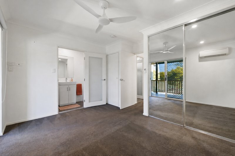 Photo - 4/55 Smallman Street, Bulimba QLD 4171 - Image 6