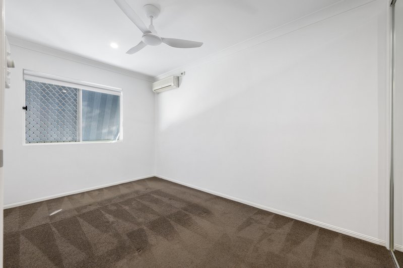 Photo - 4/55 Smallman Street, Bulimba QLD 4171 - Image 8