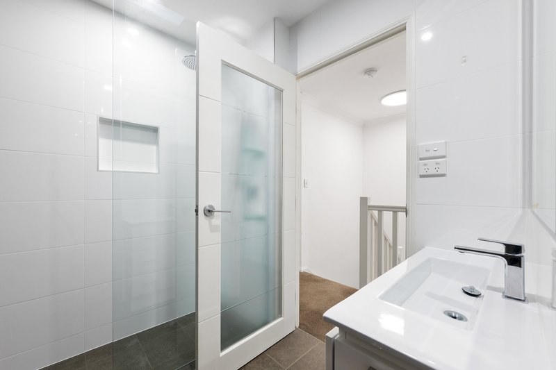 Photo - 4/55 Smallman Street, Bulimba QLD 4171 - Image 9