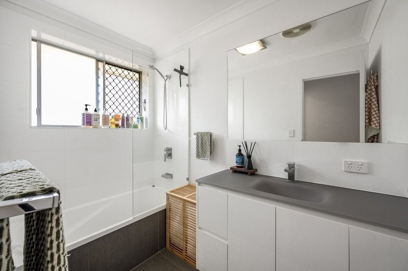 Photo - 4/56 Church Road, Zillmere QLD 4034 - Image 14