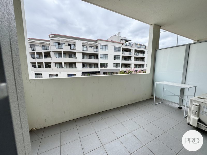 Photo - 4/56 Cowlishaw Street, Greenway ACT 2900 - Image 2