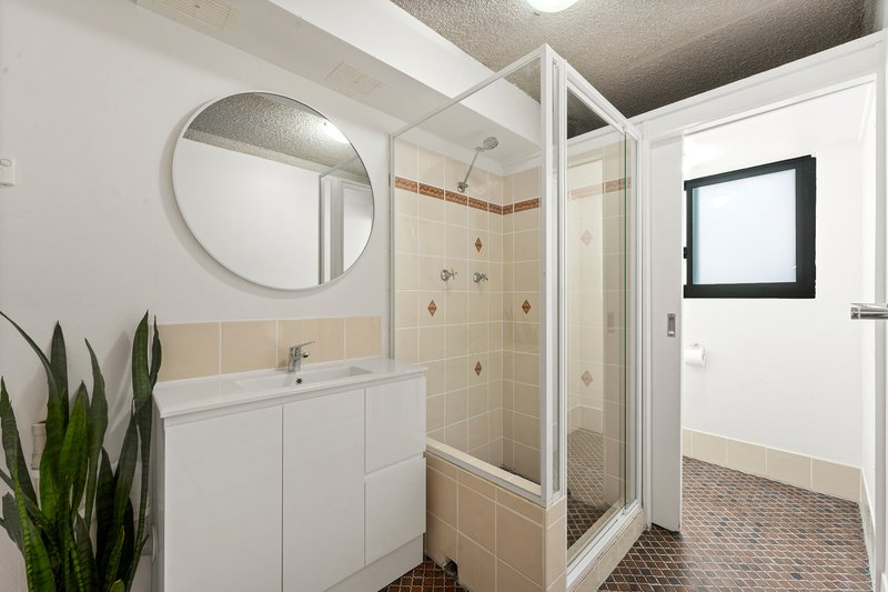 Photo - 4/57 Campbell Street, Wollongong NSW 2500 - Image 6