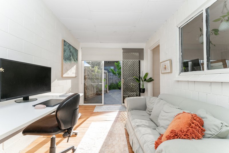 Photo - 4/57 Livingstone Street, West End QLD 4810 - Image 6