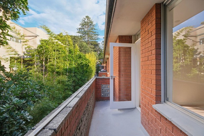 Photo - 4/57 Pacific Parade, Dee Why NSW 2099 - Image 3
