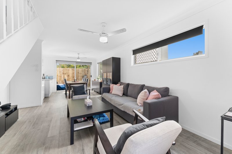 Photo - 4/57 Shayne Avenue, Deception Bay QLD 4508 - Image 3