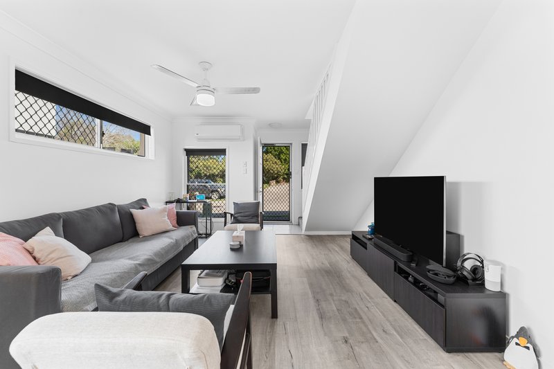 Photo - 4/57 Shayne Avenue, Deception Bay QLD 4508 - Image 9