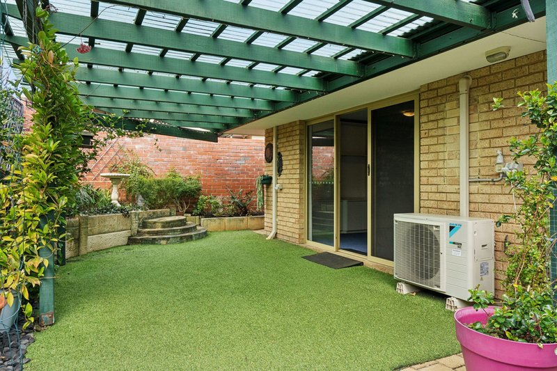 Photo - 4/58 Carnarvon Street, East Victoria Park WA 6101 - Image 4