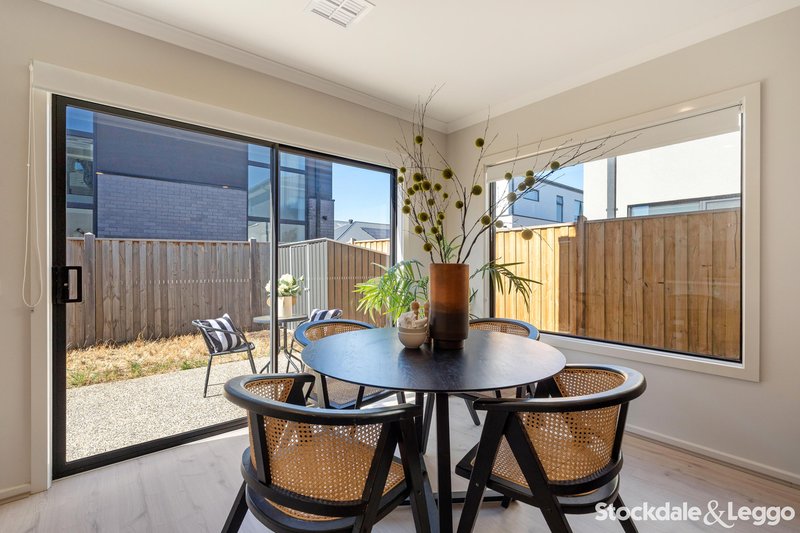 Photo - 4/58 Montmarte Boulevard, Burnside VIC 3023 - Image 5