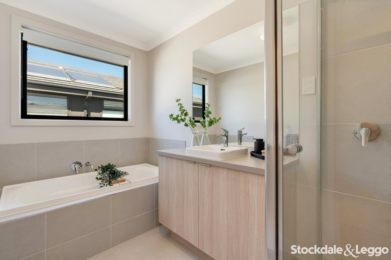 Photo - 4/58 Montmarte Boulevard, Burnside VIC 3023 - Image 7