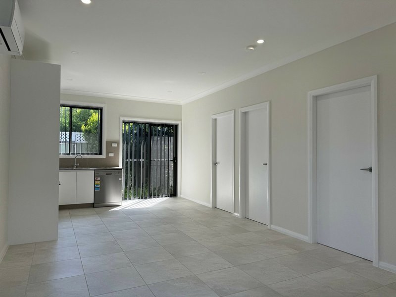 Photo - 45b Harrow Road, Cambridge Park NSW 2747 - Image 3