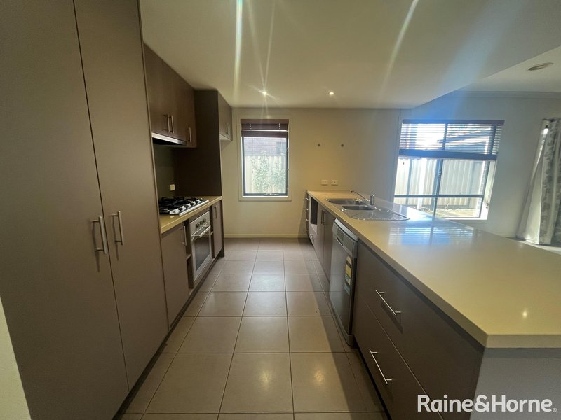 Photo - 45c The Avenue, Caroline Springs VIC 3023 - Image 4