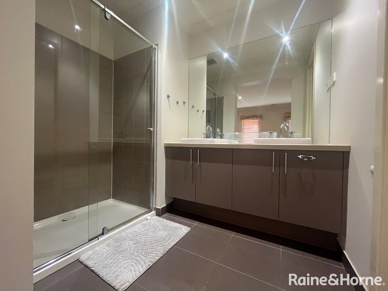 Photo - 45c The Avenue, Caroline Springs VIC 3023 - Image 6