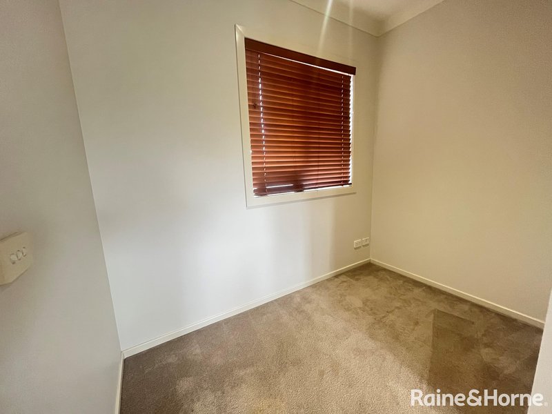 Photo - 45c The Avenue, Caroline Springs VIC 3023 - Image 9