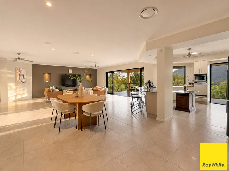 Photo - 46-48 Runnymede Avenue, Redlynch QLD 4870 - Image 15