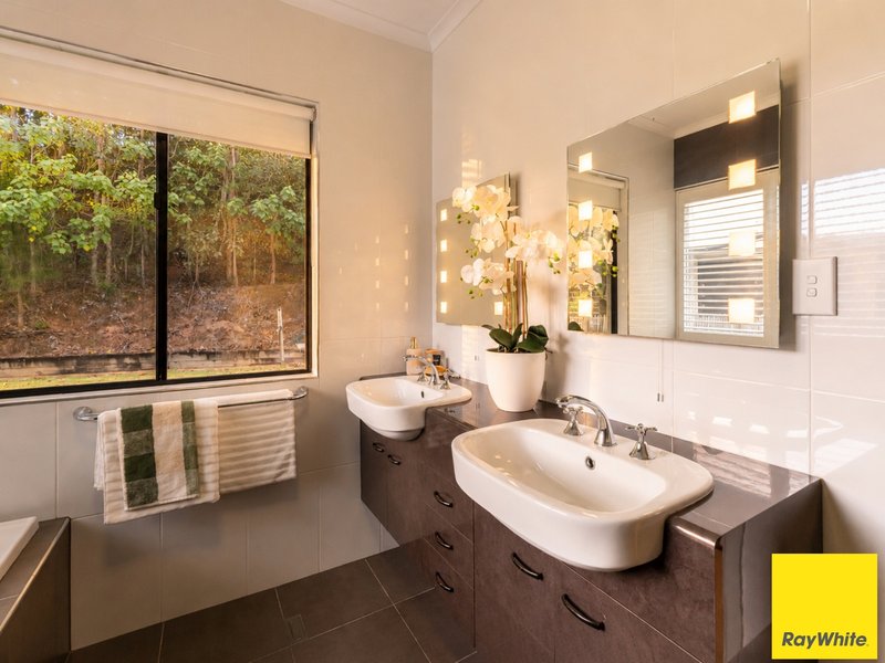 Photo - 46-48 Runnymede Avenue, Redlynch QLD 4870 - Image 33