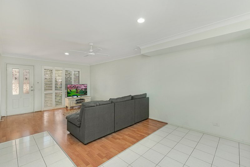 Photo - 4/6-8 Cupania Place, Elanora QLD 4221 - Image 5