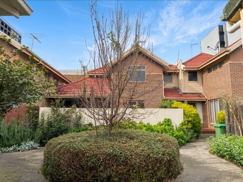 Photo - 4/6-8 Kimber Street, Preston VIC 3072 - Image 1