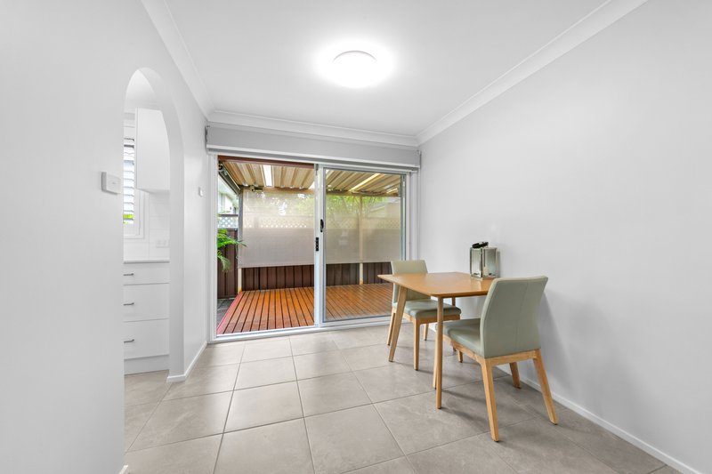 Photo - 4/6-8 Lake Street, Budgewoi NSW 2262 - Image 5