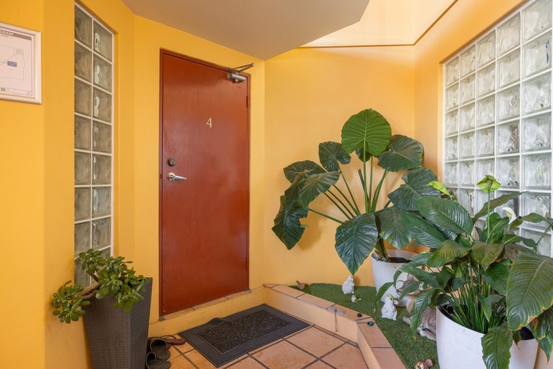 Photo - 4/6-8 Landsborough Avenue, Scarborough QLD 4020 - Image 3