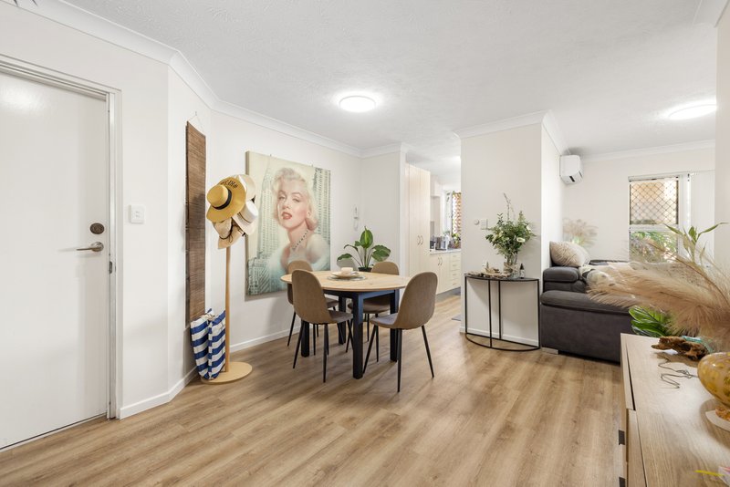 Photo - 4/6-8 Landsborough Avenue, Scarborough QLD 4020 - Image 5