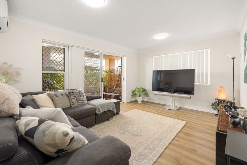 Photo - 4/6-8 Landsborough Avenue, Scarborough QLD 4020 - Image 8