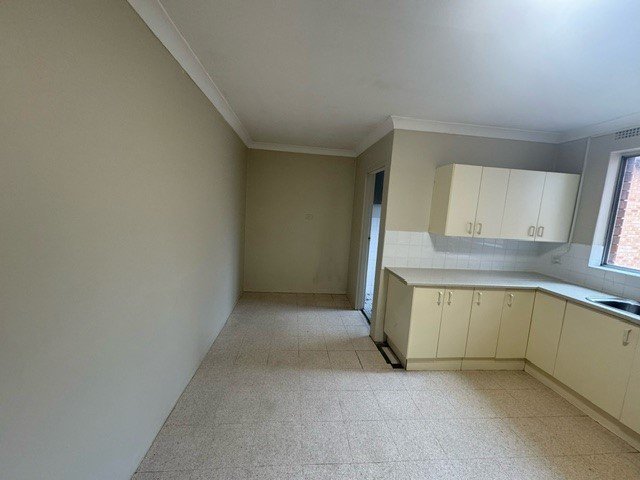 Photo - 4/6-8 Marsden Street, Parramatta NSW 2150 - Image 3