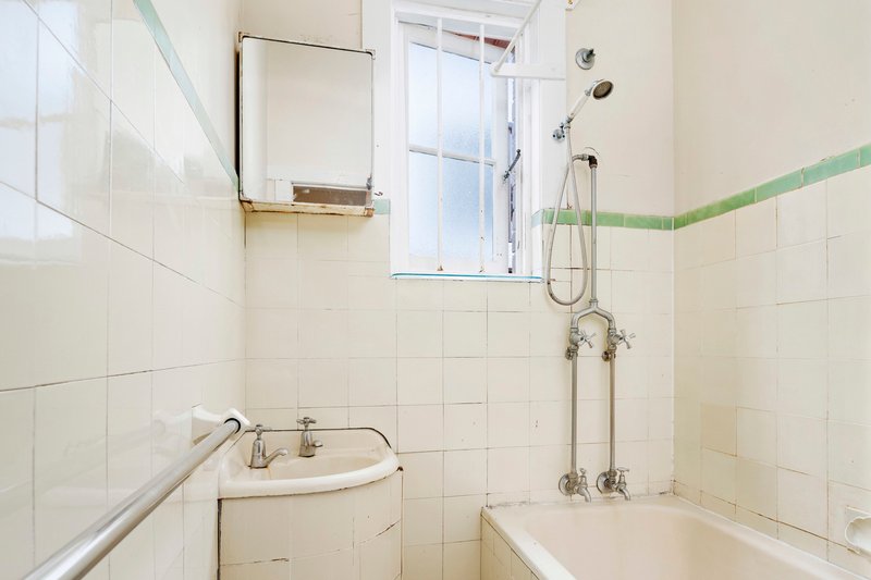 Photo - 46 Abergeldie Street, Dulwich Hill NSW 2203 - Image 9