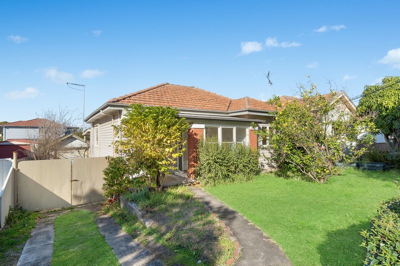 Photo - 46 Albion Street, Roselands NSW 2196 - Image 2