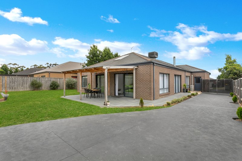 Photo - 46 Arthur Phillip Drive, Pakenham VIC 3810 - Image 18