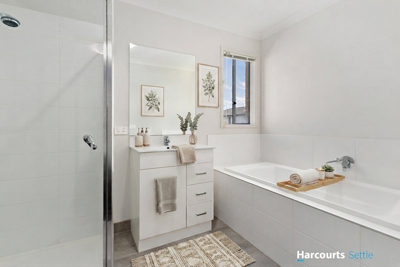 Photo - 46 Astoria Drive, Point Cook VIC 3030 - Image 8