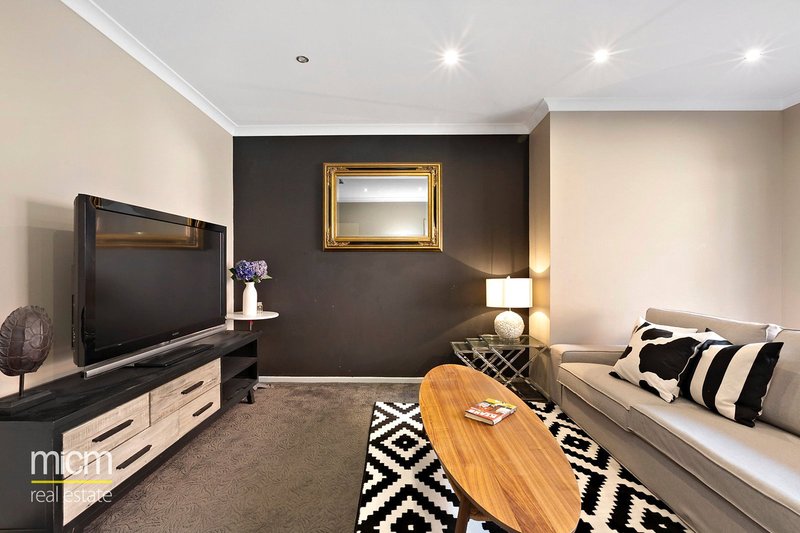 Photo - 46 Baltimore Drive, Point Cook VIC 3030 - Image 4