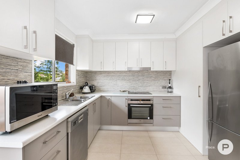 Photo - 46 Barradine Street, Greenslopes QLD 4120 - Image 3