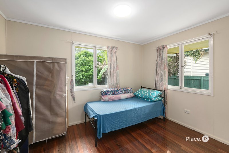 Photo - 46 Barter Avenue, Holland Park QLD 4121 - Image 5